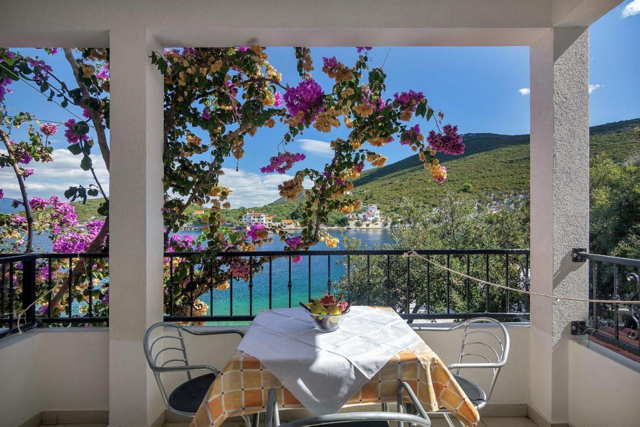 And Nikola Apartamento Zastražišće
