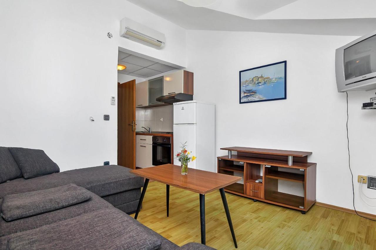 Apartamento And Nikola *