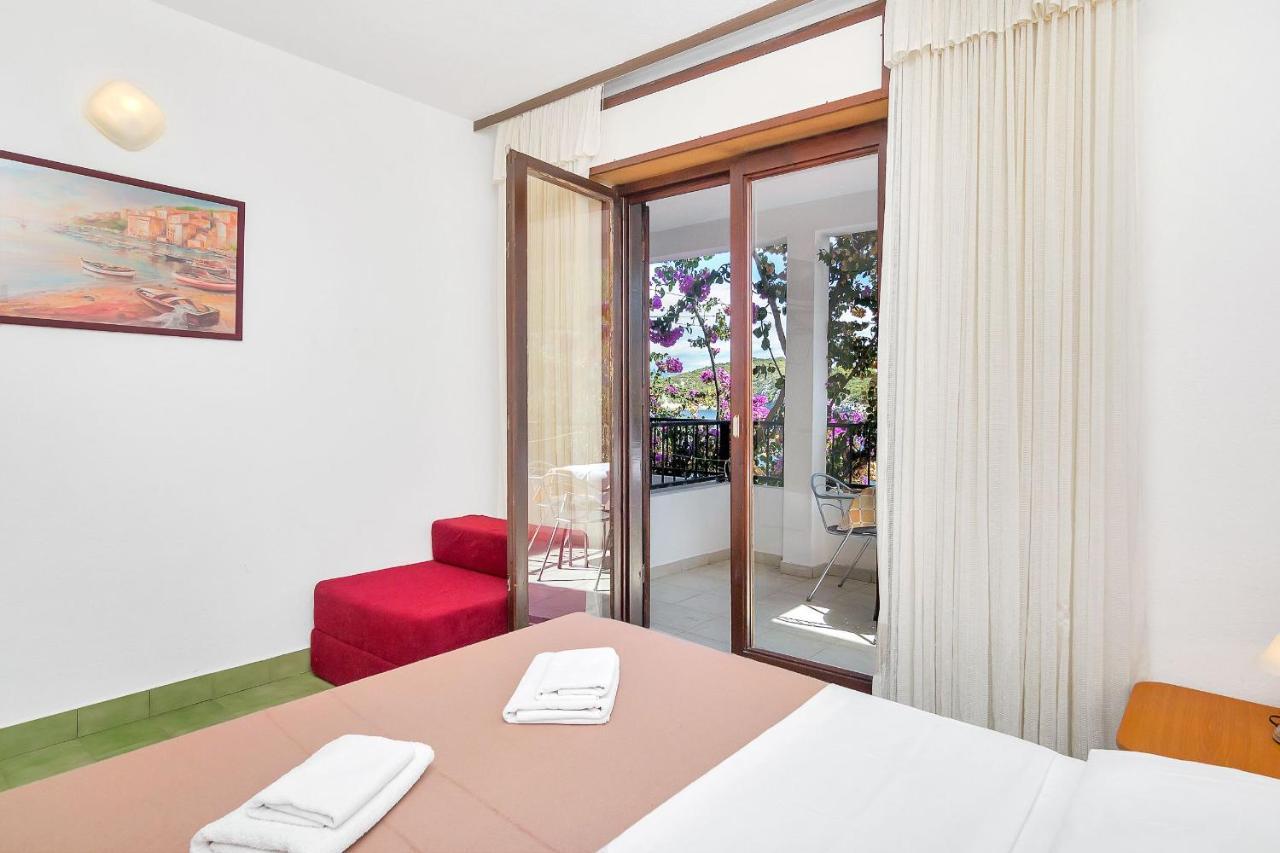And Nikola Apartment *