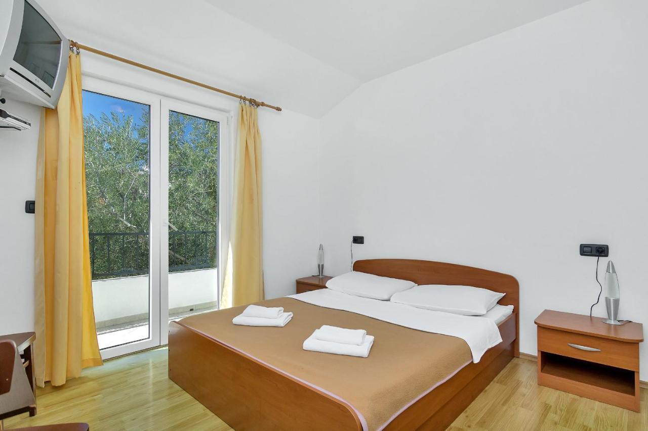 And Nikola Apartment *
