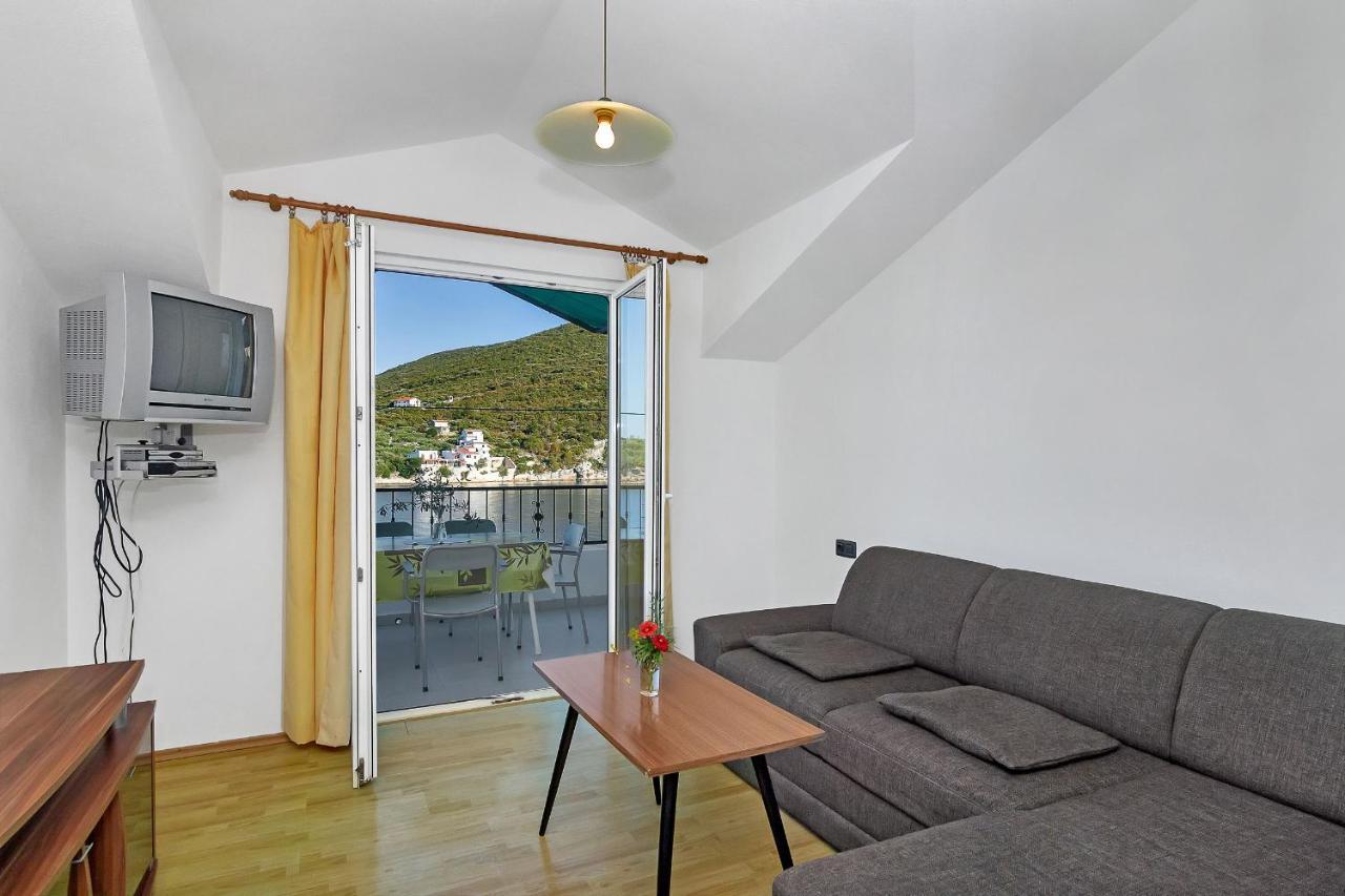 And Nikola Apartment